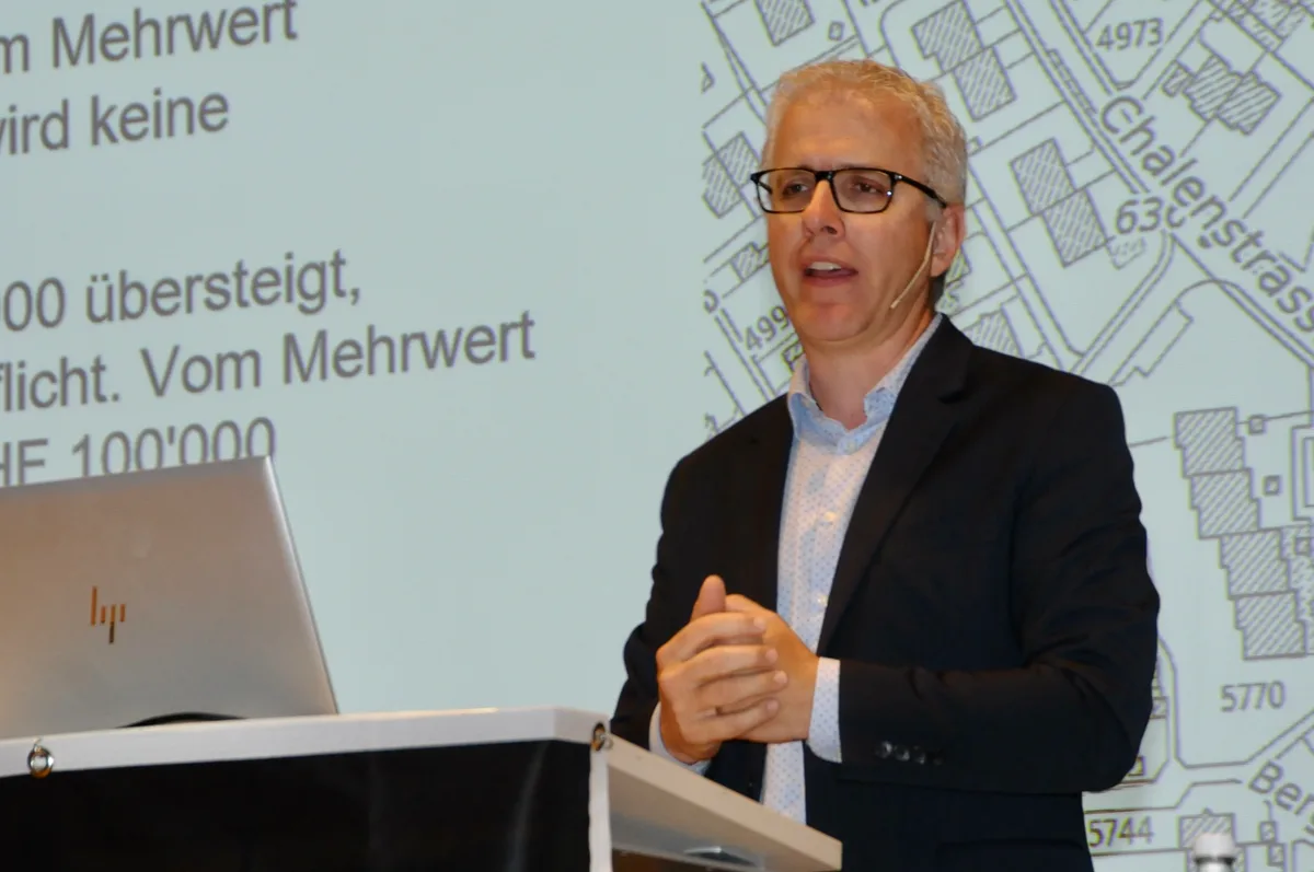 Man sieht Urs Rechsteiner vom Gemeinderat Maur.